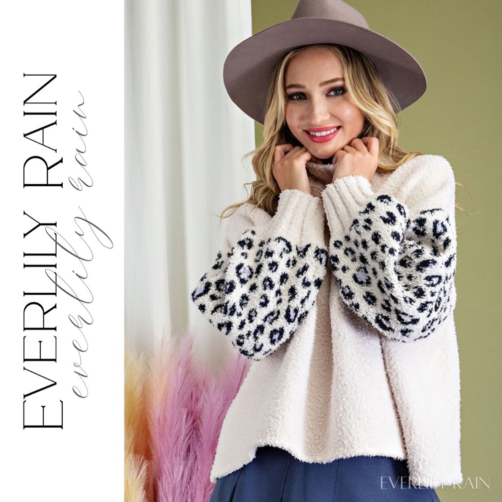 Soft Fleece Mock Neck Sweater - Picture 3 of 13